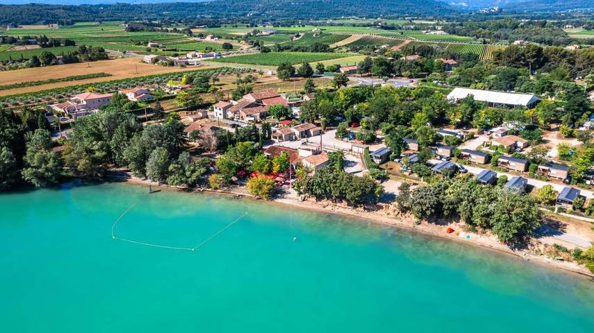 Camping pour 2 personnes, avec Terrasse dans le Luberon