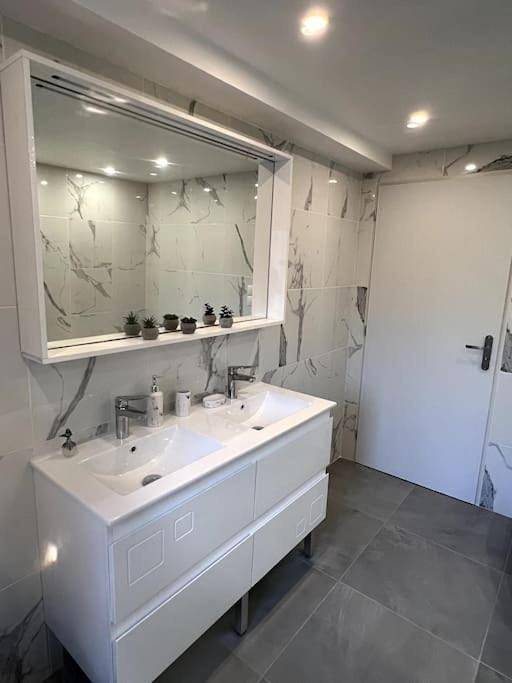 Appartement entier, One-Bedroom Apartment in Prades, Région de Prades
