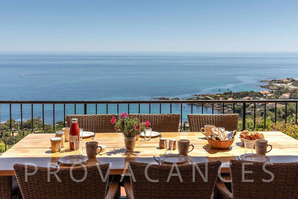 Villa pour 10 personnes avec balcon/terrasse in Roquebrune-sur-Argens, Côte méditerranéenne (France)
