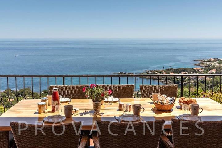 Villa pour 10 personnes avec jardin in Roquebrune-sur-Argens, Côte méditerranéenne (France)