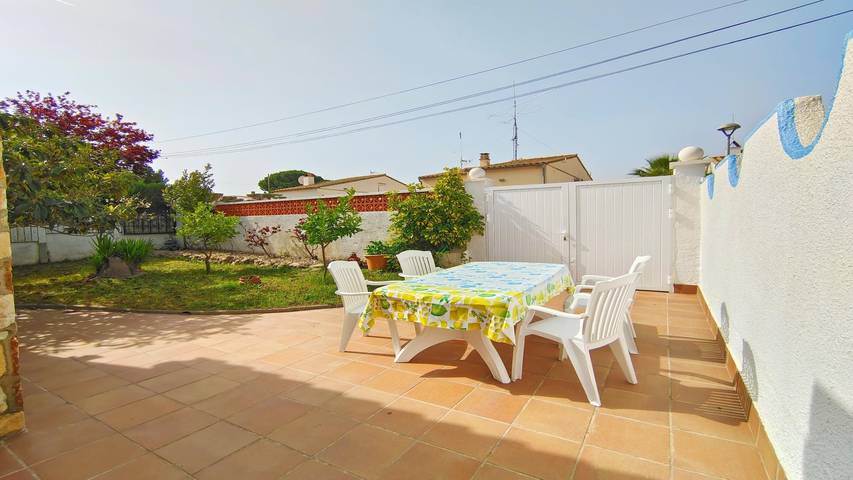 Location de vacances pour 6 personnes, avec terrasse et jardin, animaux acceptés à L'Escala - 3