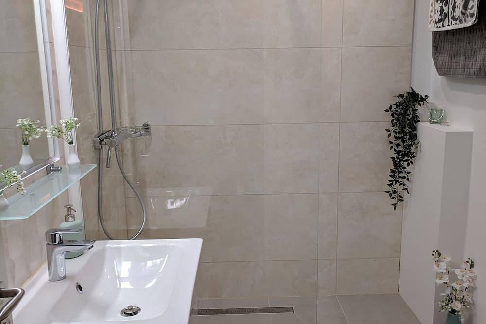Entire apartment, Modern, mini apartment in Zirndorf, Franconia