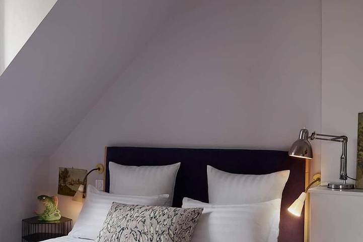 Entire apartment, Charming cottage for 8 people in the heart of a wood by the sea in Eu, Dieppe region