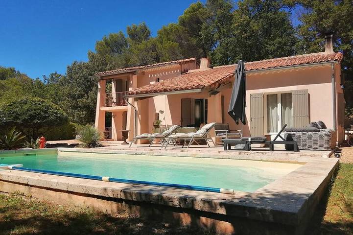 Maison de vacances pour 6 personnes, avec piscine et jacuzzi à Buisson