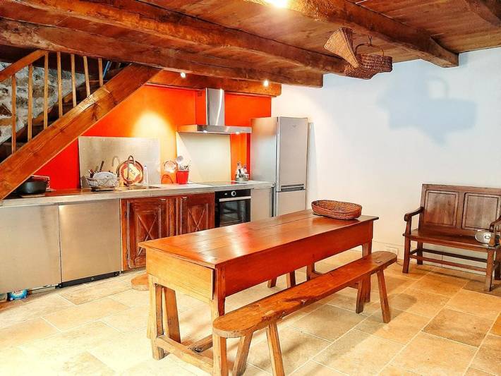 Location de vacances pour 4 personnes, avec balcon ainsi que jardin et vue à Mandailles-Saint-Julien