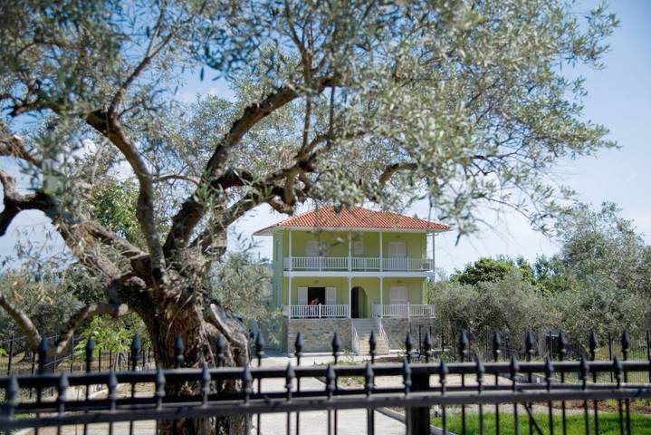 Ferienwohnung für 3 Personen, mit Garten und Ausblick sowie Terrasse - 1