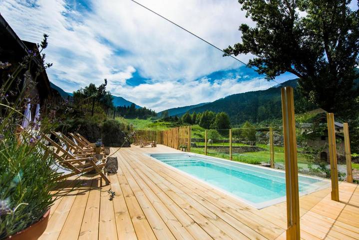 Maison d’hôte pour 2 personnes, avec jacuzzi ainsi que piscine et jardin dans Grandvalira