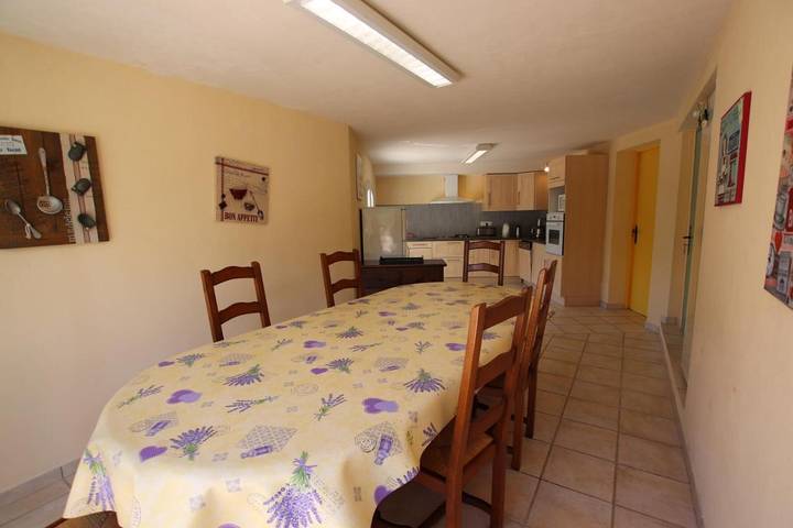 Location de vacances pour 2 personnes, avec jardin ainsi que vue et piscine, animaux acceptés à Trans-en-Provence - 4