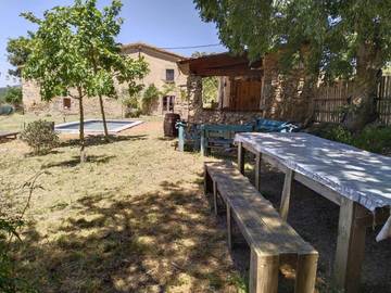 Casa rural para 14 personas, con terraza y jardín además de vistas y piscina, Se admiten mascotas en Llagostera