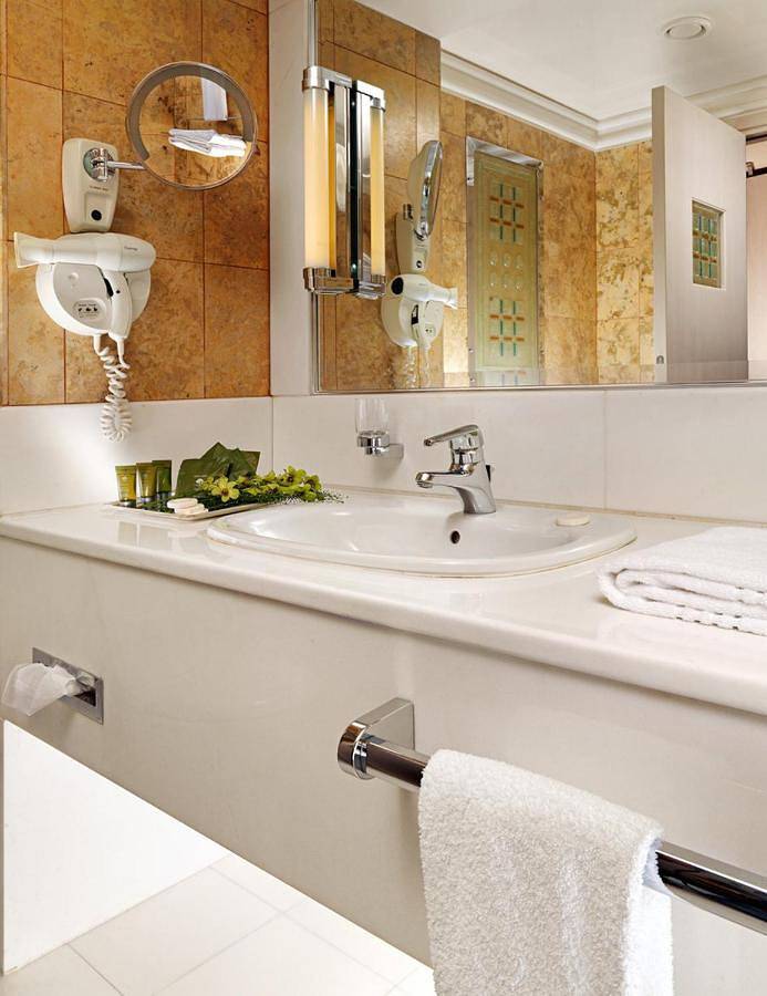 Hotel für 2 Personen, mit Pool und Sauna sowie Whirlpool - 1