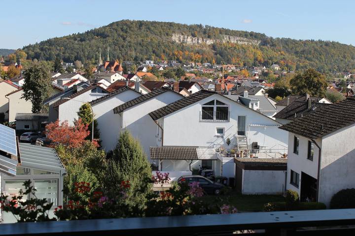 Ganze Wohnung, Ferienwohnung Karch - Ferienwohnung Karch mit Balkon und Panoramablick in Beilngries, Altmühltal
