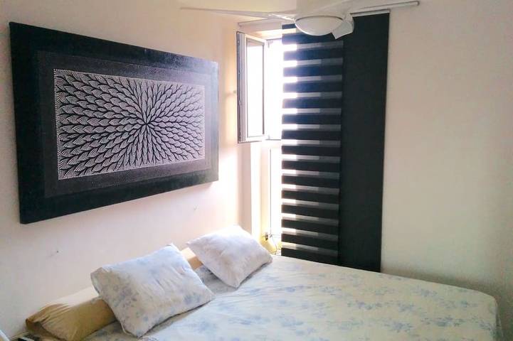 Apartamento entero, Luminoso apartamento reformado con vistas a viñedos, mar y piscina. in San Pedro de Ribas, Garraf