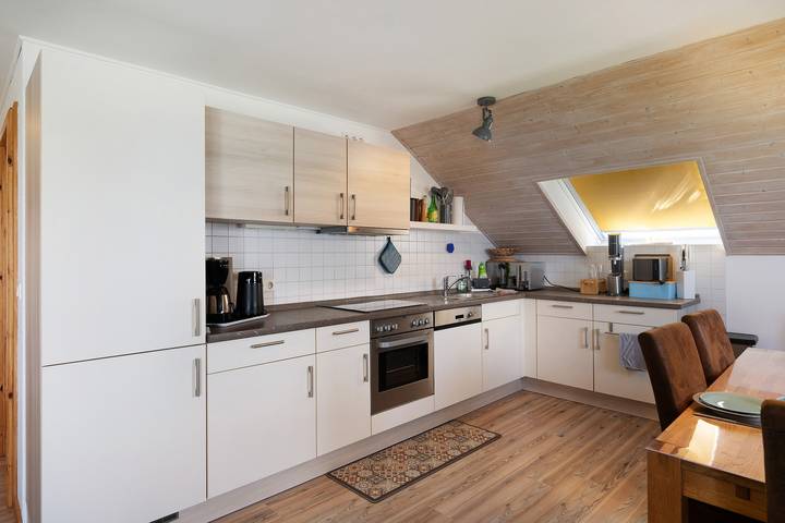 Ganze Wohnung, Ferienwohnung 'Watt'nblick' mit Meerblick, Strandkorb und Wifi in Langeneß, Halligen