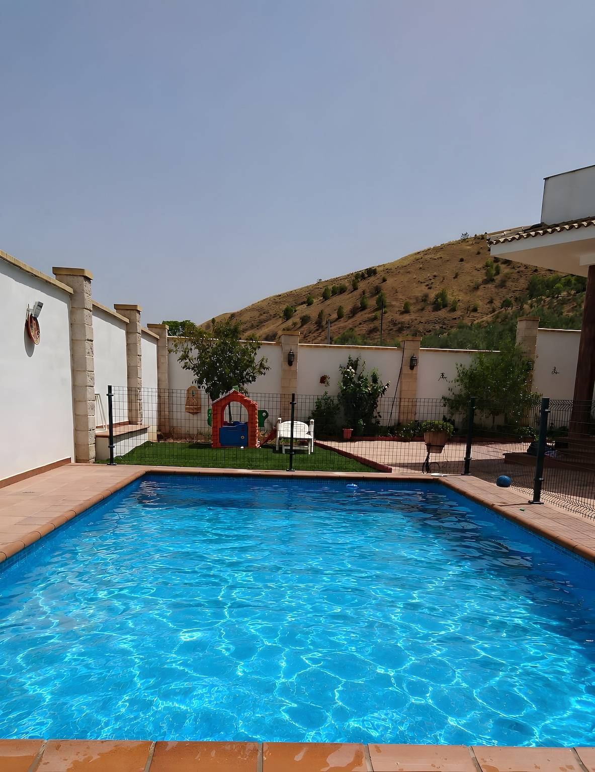 Holiday Home 'La Majailla' with Pool, Mountain Views, Wi-Fi & Air Conditioning in Peal de Becerro, Jaén Province