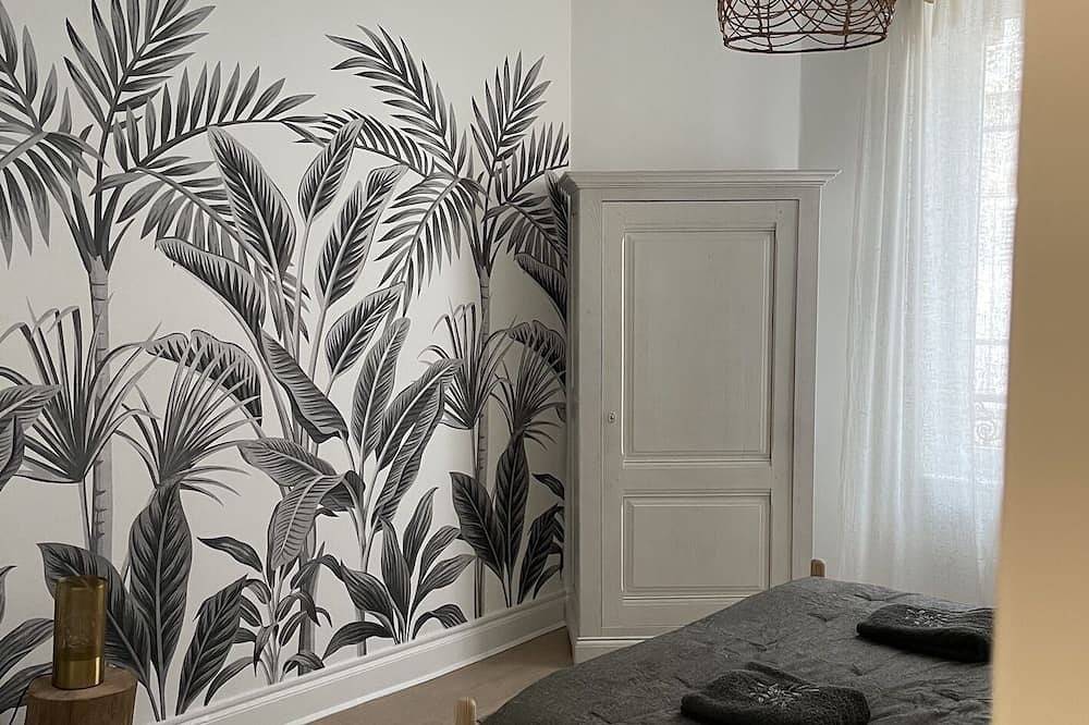 Entire apartment, Apartment-Comfort-Private Bathroom-Terrace in Vichy, Vichy region