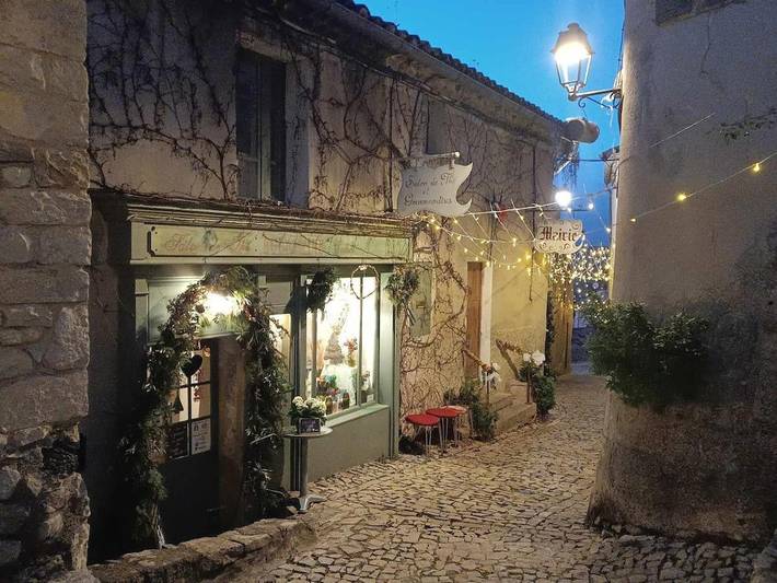 Location de vacances pour 6 personnes, avec vue et terrasse à Séguret - 3