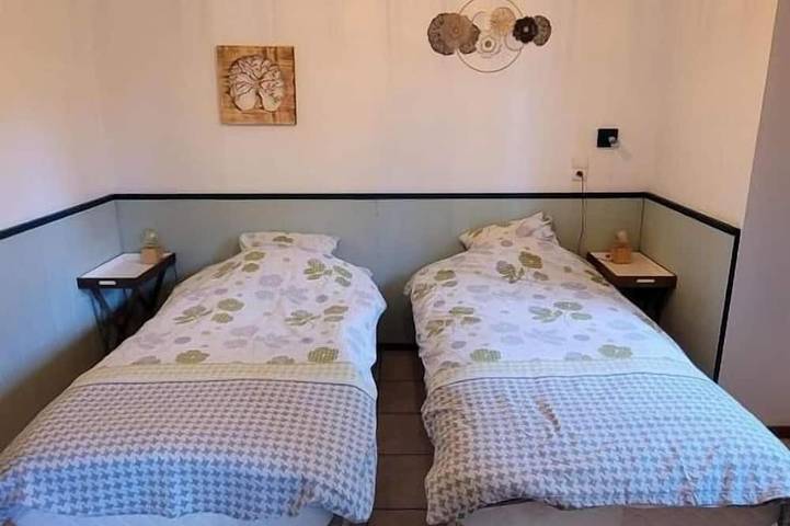 Location de vacances pour 3 personnes, avec terrasse ainsi que jardin et jacuzzi dans Saint-Genix-les-Villages - 4