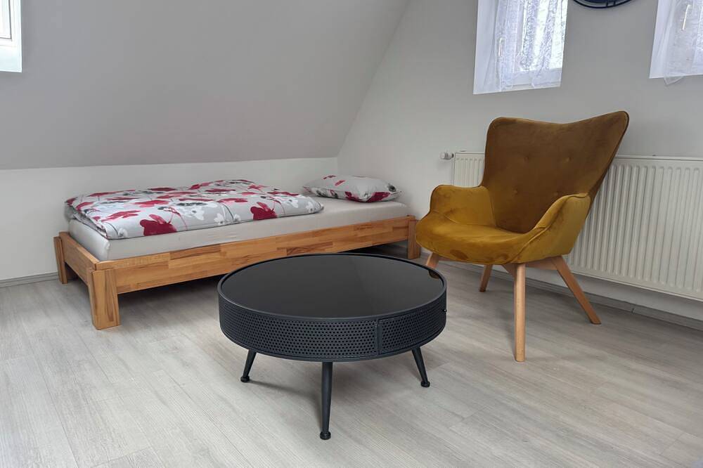 Ganze Wohnung, Komfortable Unterkunft für Handwerker und Monteure mit Küche – 5 Betten in Heepen, Bielefeld