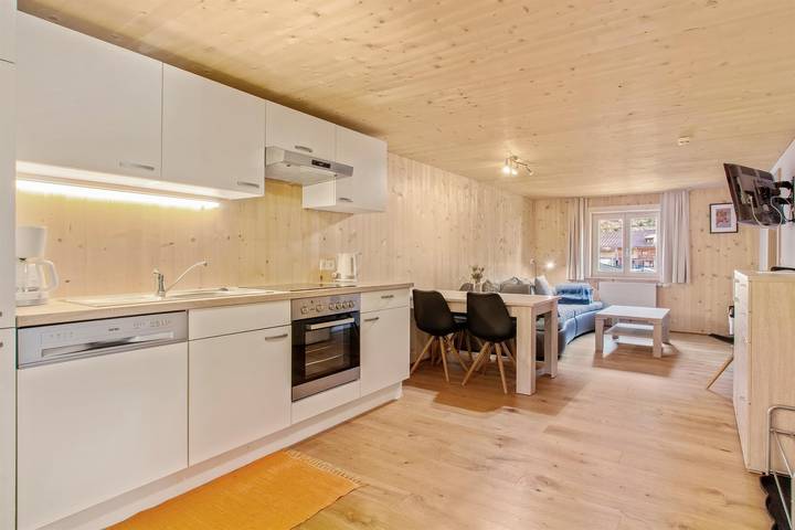 Pension für 5 Personen, mit Ausblick und Garten sowie Sauna, kinderfreundlich in Schröcken - 4