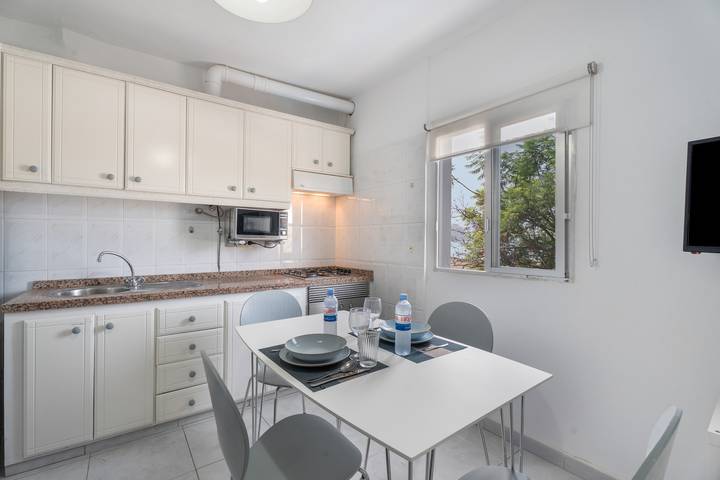 Apartamento entero, Vacaciones 'Beach View Playa Los Cristiano' con vistas al mar y Wi-Fi in Los Cristianos, Arona 
