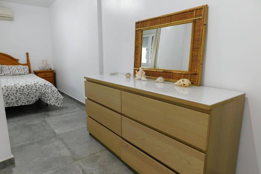 Fab Beach Villa ! Only 3 Minute walk to La Zenia Beach  6 Bedrooms 5 Bathrooms in La Zenia Centre, Orihuela