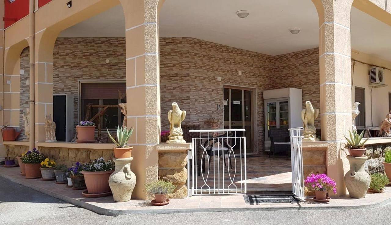 Triple Room with Bathroom in Calascibetta, Province d'Enna