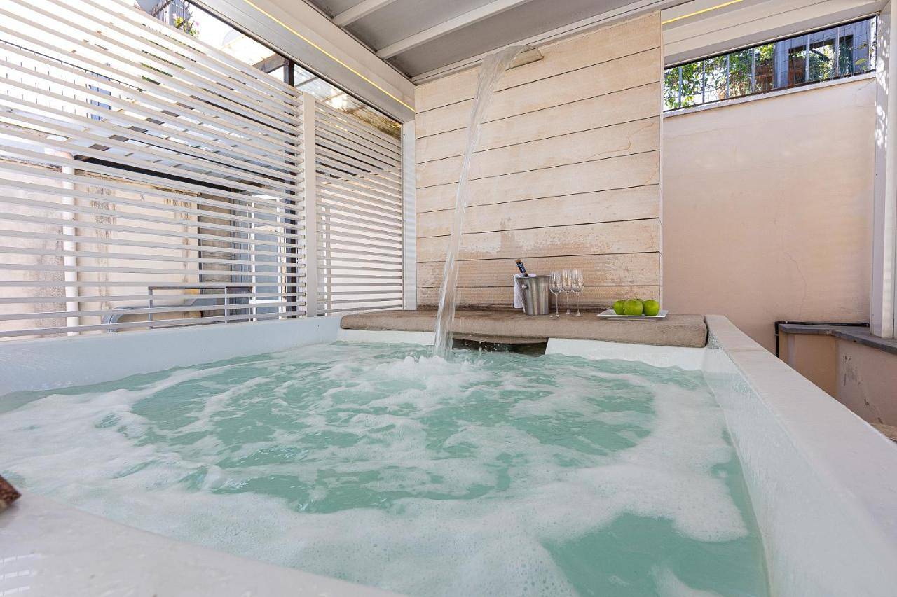 Appartamento intero, Amazing Piazza Venezia with Jacuzzi and terrace in Centro di Roma, Roma