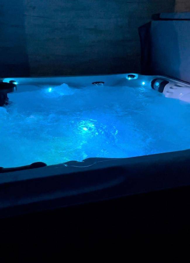 Chambre d’hôte pour 2 personnes, avec vue ainsi que jardin et piscine dans le Jura - 3