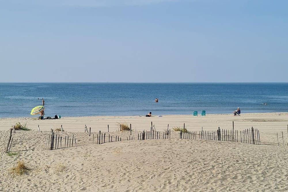 Entire apartment, Appartementfron de mer les Saintes Marie de la mer in Saintes-Maries-de-la-Mer, Arles region