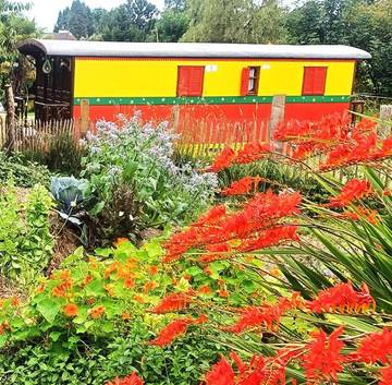 Gîte pour 2 personnes, avec jardin ainsi que terrasse et vue, animaux acceptés à Le Mesnil-Garnier