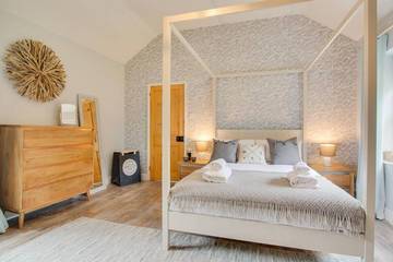 Holiday Home for 6 People in Holt, Norfolk, Photo 1