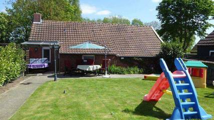 Ferienhaus für 4 Personen, mit Terrasse und Garten in Leer und Umgebung