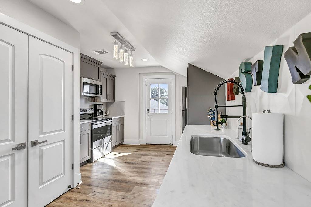 Ganze Wohnung, Secret garden guest house Lake Travis in Lake Travis