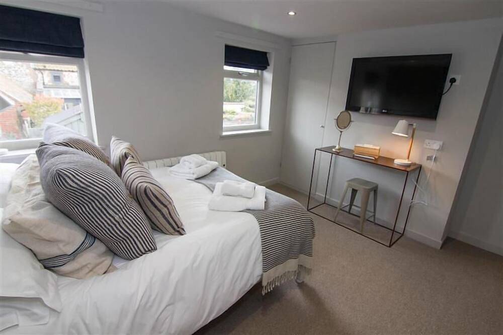 Hillview Lodge, Brancaster Staithe, Norfolk in Brancaster Staithe, Norfolk Coast