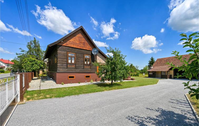 Reizende 2-Zimmer-Wohnung mit Pool, Terrasse und Zugang zum See in Bjelovar-Bilogora