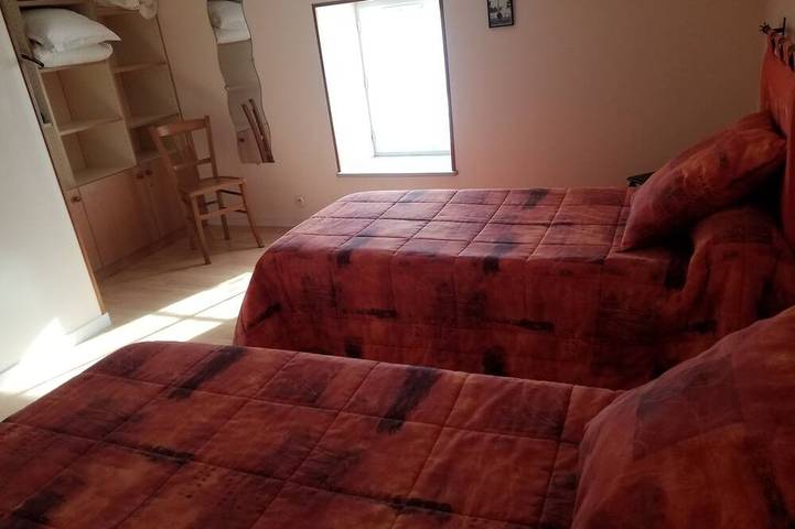 Location de vacances pour 6 personnes, avec jardin, animaux acceptés à Saint-Hilaire-la-Palud - 3