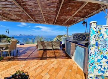 Gîte pour 3 personnes, avec vue et terrasse, animaux acceptés à Ponza