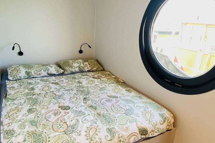Stylische Ferienwohnung/Ferienhaus auf einem Hausboot/Yacht Nähe Roermond (Nl) in Maasbracht, Limburg (Niederlande)
