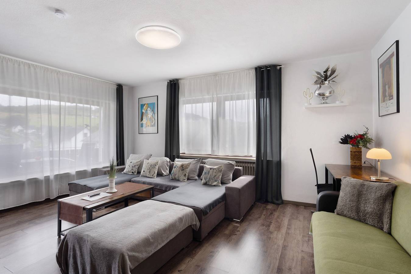 Ganze Wohnung, Ferienwohnung 'Zum Hasen' mit Bergblick, privater Terrasse und Wi-Fi in Meschede, Hochsauerlandkreis