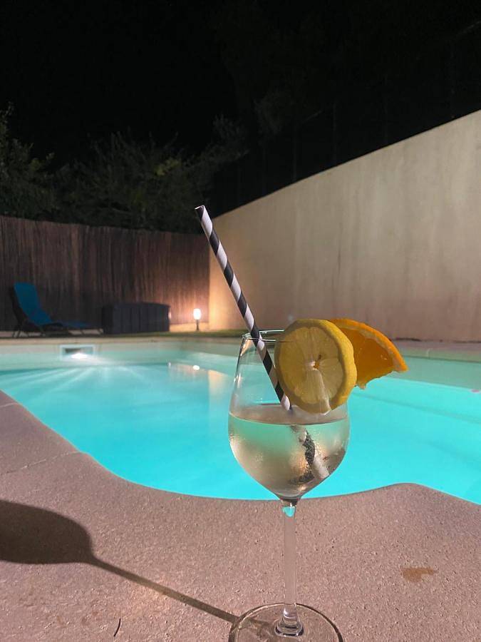 Location de vacances pour 8 personnes, avec piscine et jardin à Peille - 4