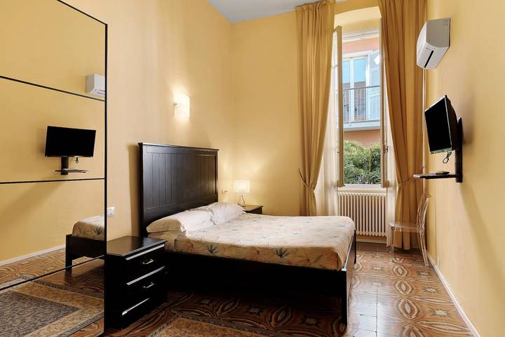 Kamer 'Camera Matrimoniale' met gedeelde tuin, wifi en airconditioning in Chiavari, Riviera di Levante