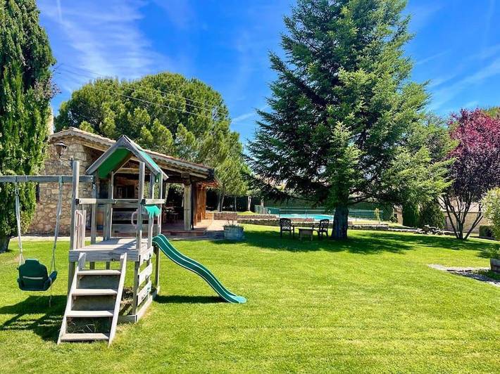 Casa de vacaciones para 12 personas, con jardín además de piscina y vistas en Comarca de Segovia - 4