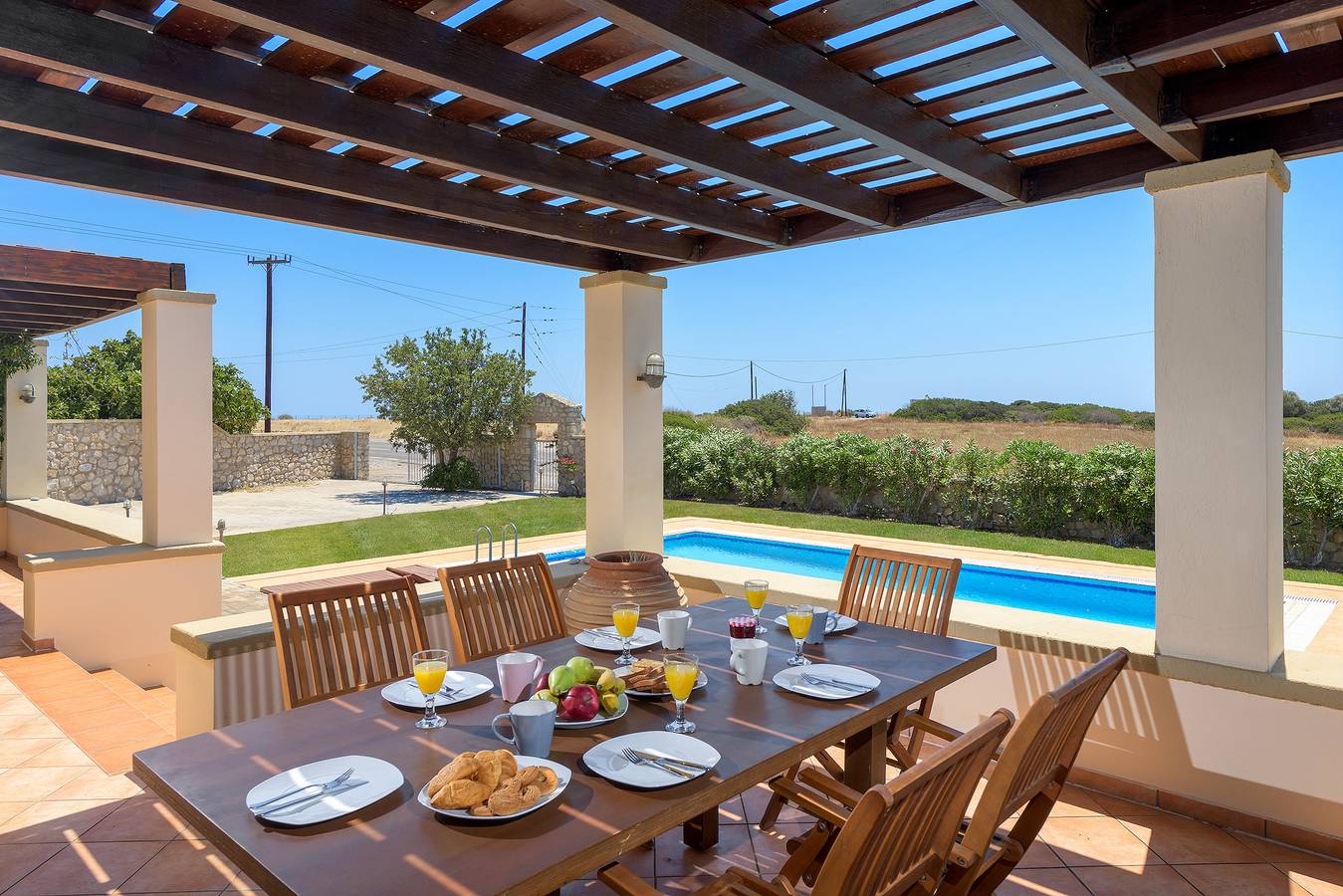 Villa moderna con piscina y jardín in Lachania, Rodas