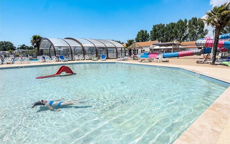 Camping pour 5 personnes, avec Terrasse et Piscine à La Tranche-sur-Mer