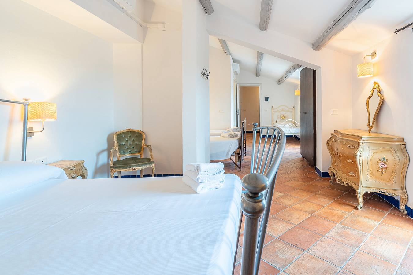 Camera "Cabernet R12" con piscina condivisa, Wi-Fi e aria condizionata in Siracusa, Siracusa e dintorni