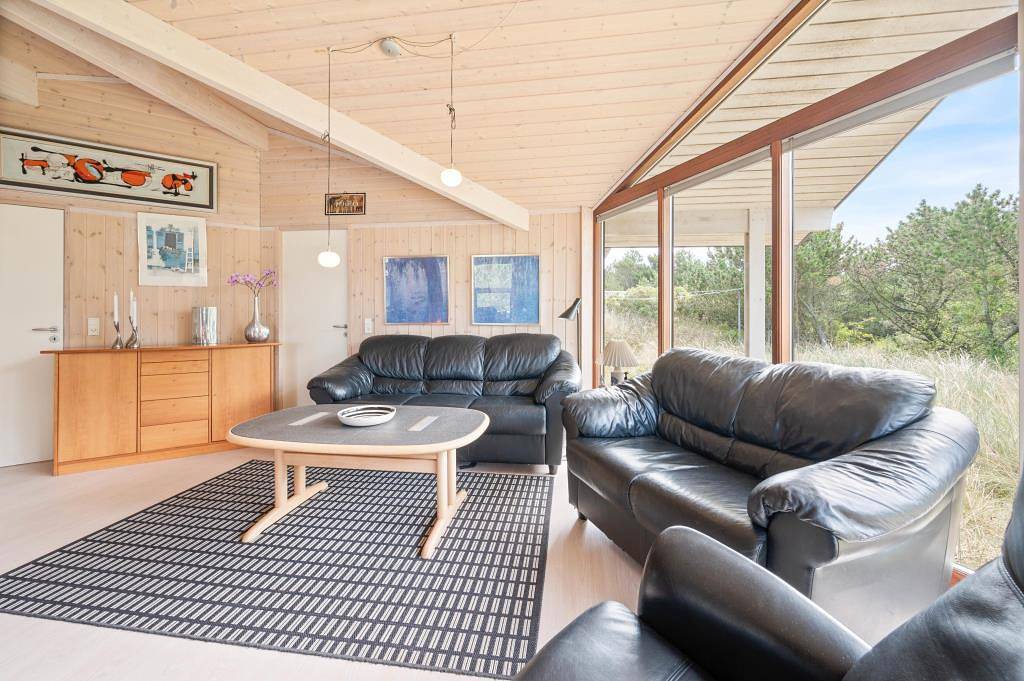 Ferienhaus in Bjerregård mit überdachter Terrasse in Bjerregård, Holmsland Klit