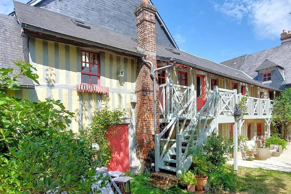 Ganze Wohnung, Beautiful apartment in Pont-L'Eveque with Wifi in Sainte-Famille-en-Auge, Lisieux und Umgebung