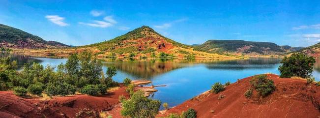 Location de vacances pour 6 personnes, avec vue et terrasse à Aniane
