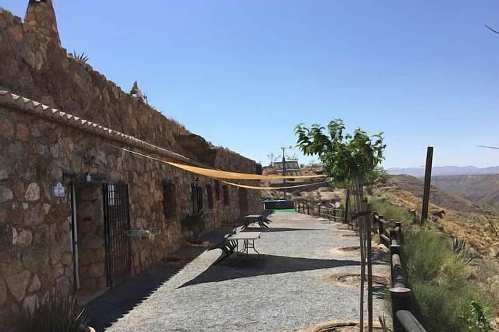 Lodge pour 5 personnes, avec Terrasse ainsi que Jardin et Piscine à Gorafe