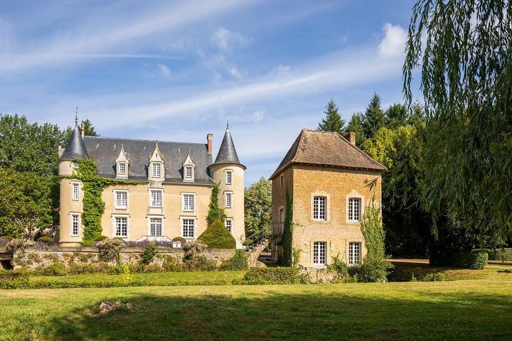 Château pour 15 personnes, avec Piscine dans la Sarthe